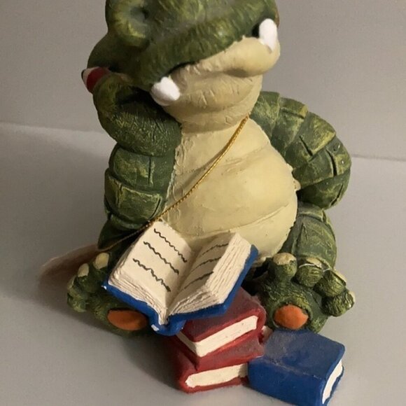 COLLECTIBLE Features Crocodile Figurine​​​​ AB - Picture 6 of 10